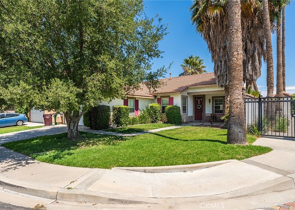 1st image of 28386 Belleterre Ave