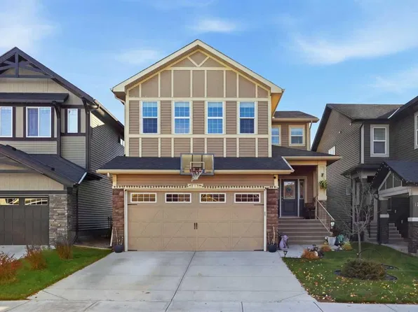 19 N Mount Rae Hts, Okotoks, AB T1S 0M6