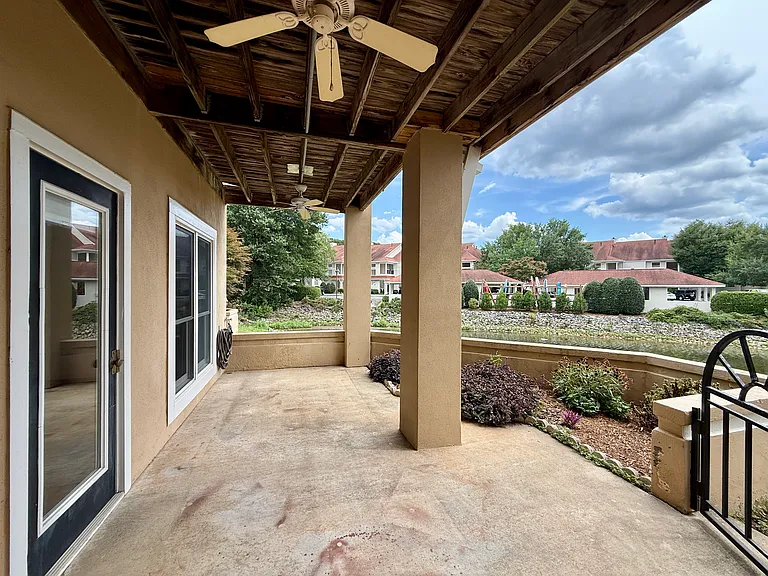 18009 Kings Point Dr #D — Photo 24