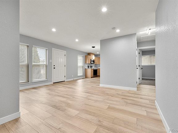4th image of 1250 S Monaco Parkway #61