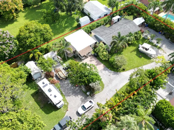 383 Pine Way Trail #C, West Palm Beach, FL 33406