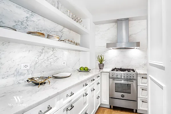 Sold by Warburg | media 26