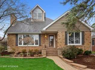 484 Fairview Ave, Glen Ellyn, IL 60137