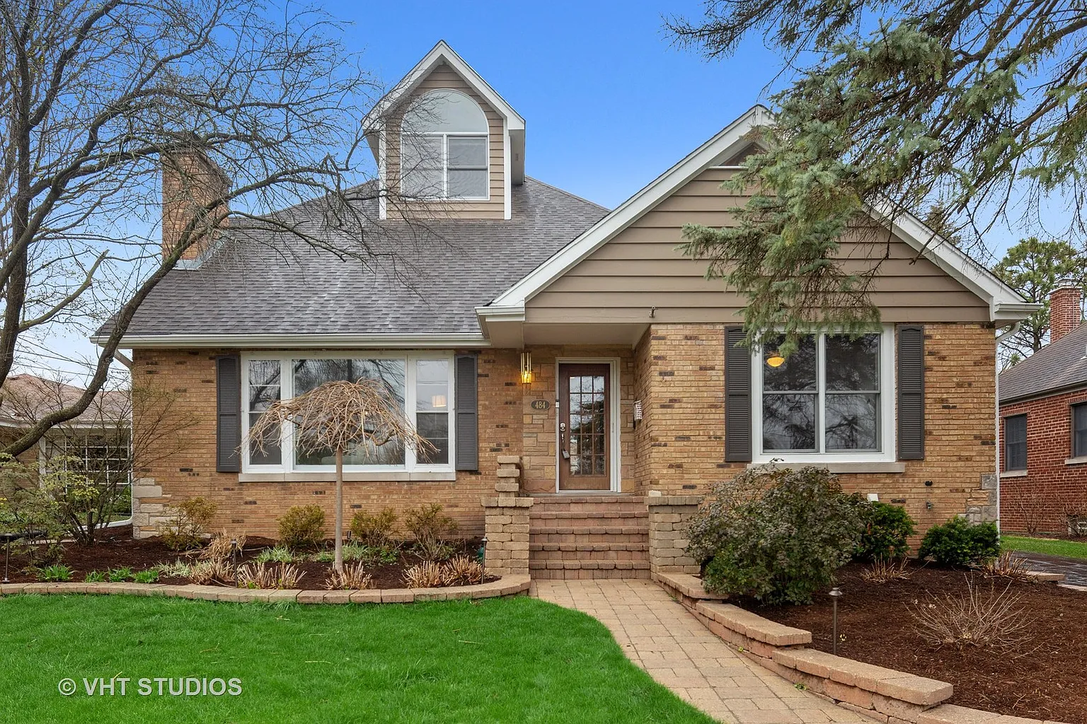 484 Fairview Ave photo 1