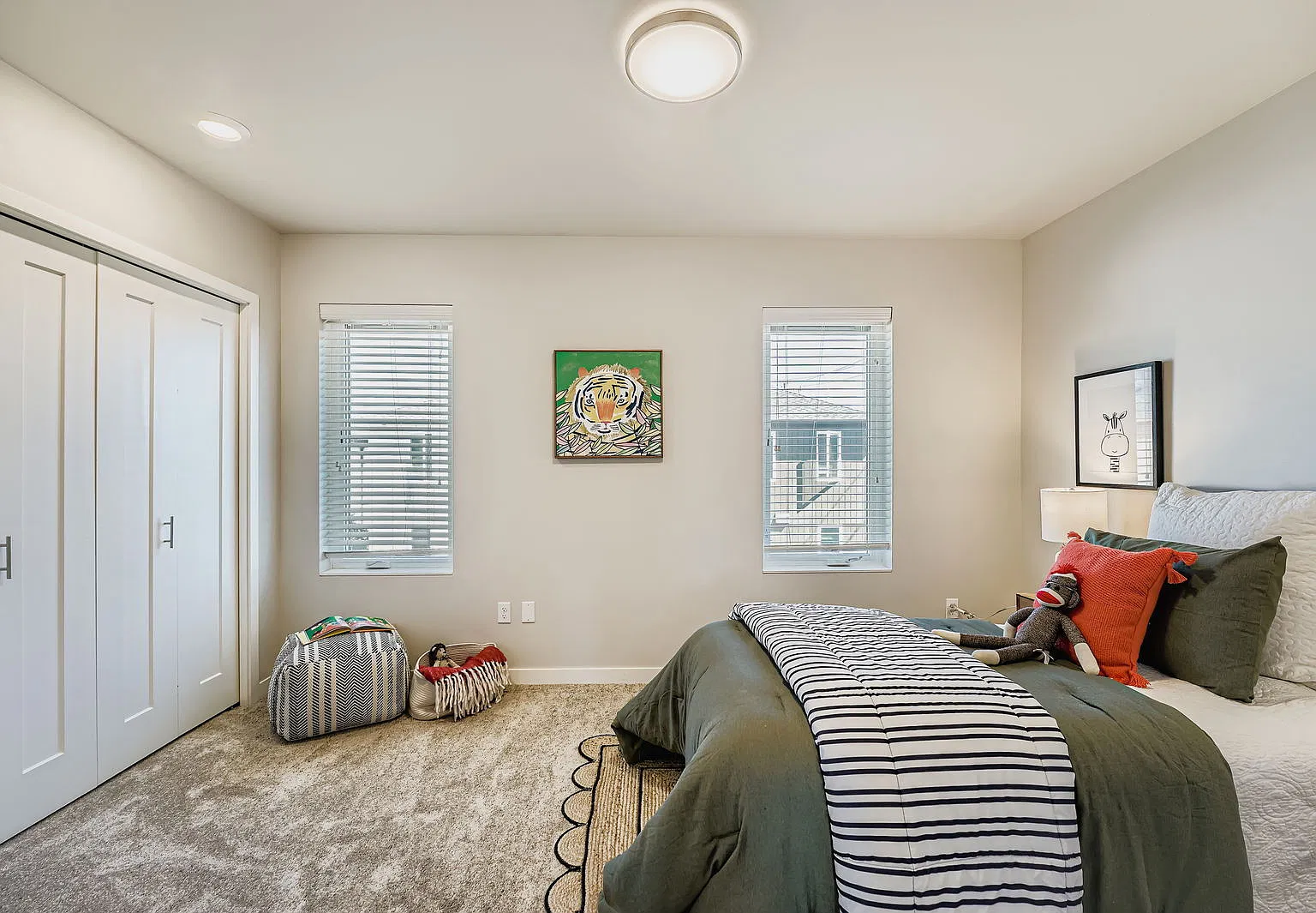 Roxbury 12 - 1819 — Photo 4