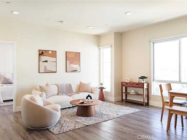 1101 S Harvard Blvd #506 — Photo 3