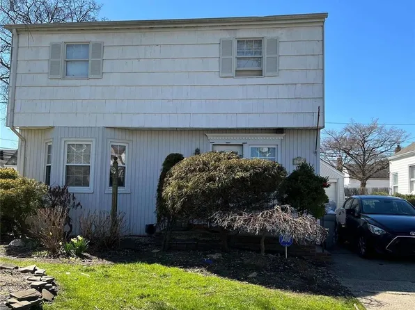156 Gordon Road, Valley Stream, NY 11581