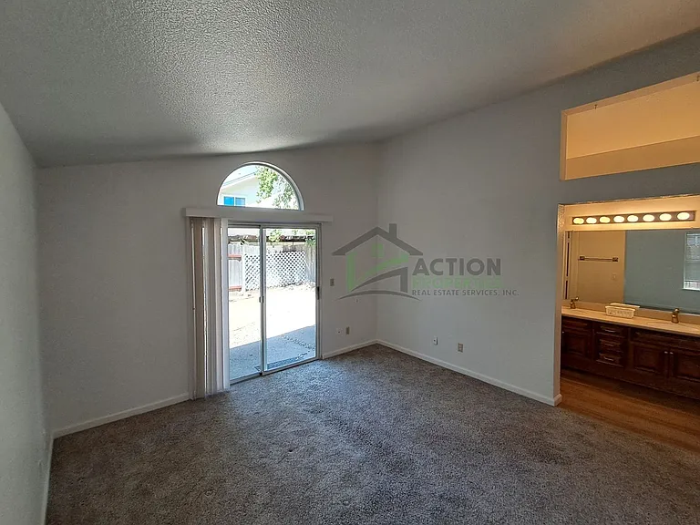 3835 Hunters Glen Pl — Photo 54