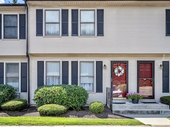 150 Hillside Rd APT 22, Westfield, MA 01085