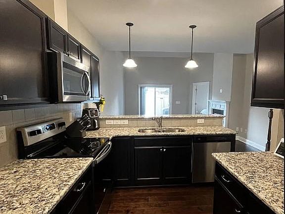 5th image of 1807 Fox Den Way #5