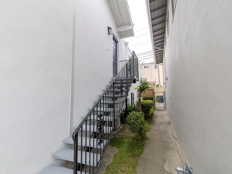 1322 Southgate Ave #2 — Photo 3