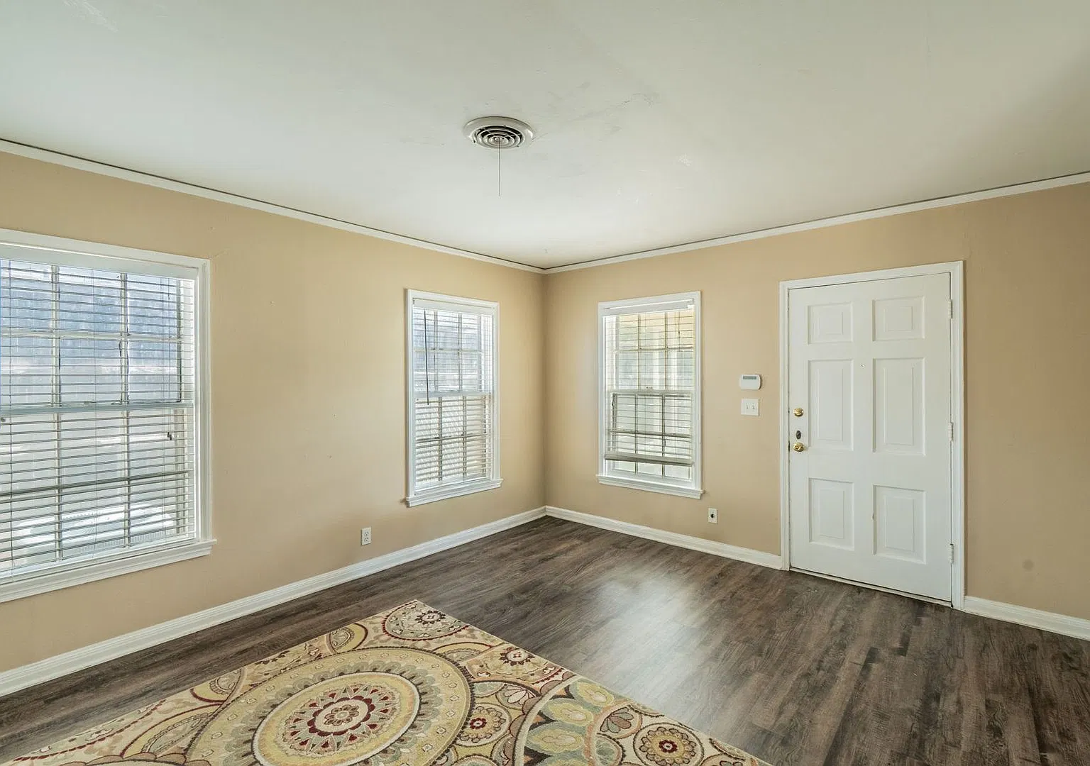North Ridglea Bungalow! — Photo 4