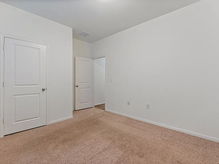 149 Biscayne Dr — Photo 14