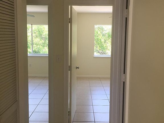 5th image of 182 Casa Court Dr