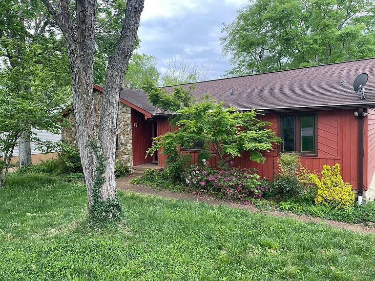 6808 River Ridge Dr — Photo 2