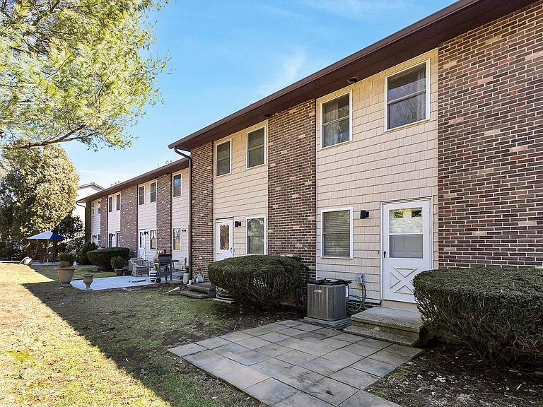 380 Knapps Hwy #380 — Photo 2
