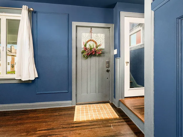 211 E Jenkins Ave — Photo 5