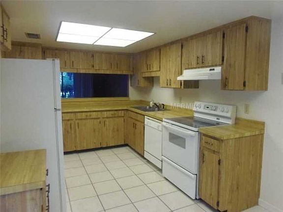 4th image of 643 Woodridge Dr