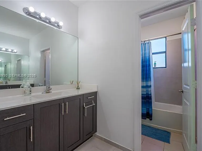 2588 SE 2nd St #2588 — Photo 5