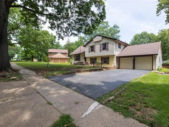 11209 Walnut St, Kansas City, MO 64114