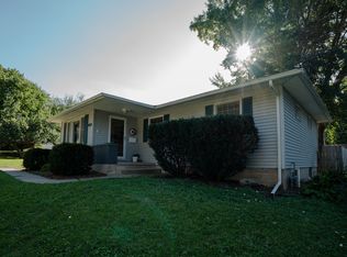 919 Olive St, Cedar Falls, IA 50613