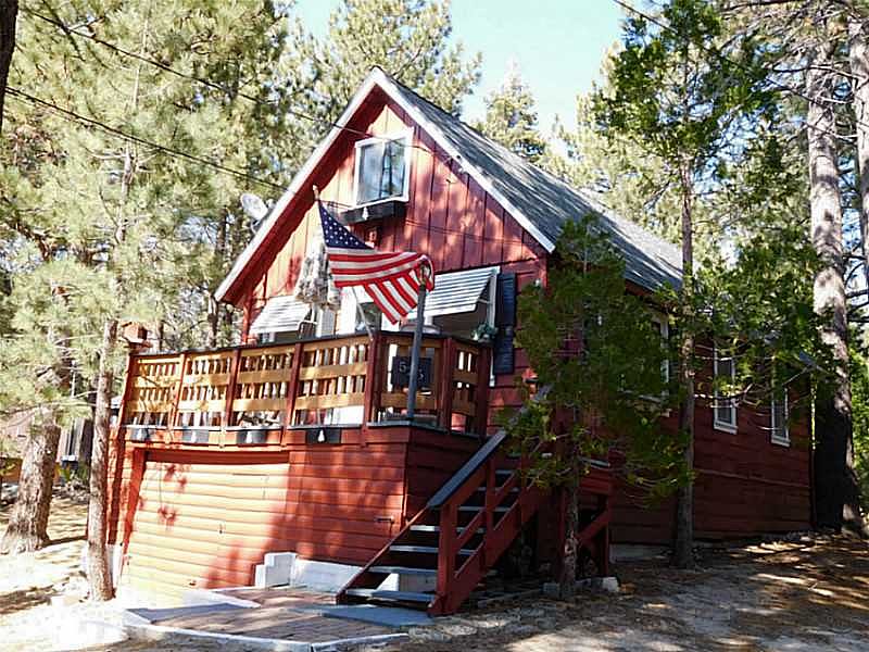 1st image of 525 Pine Ln