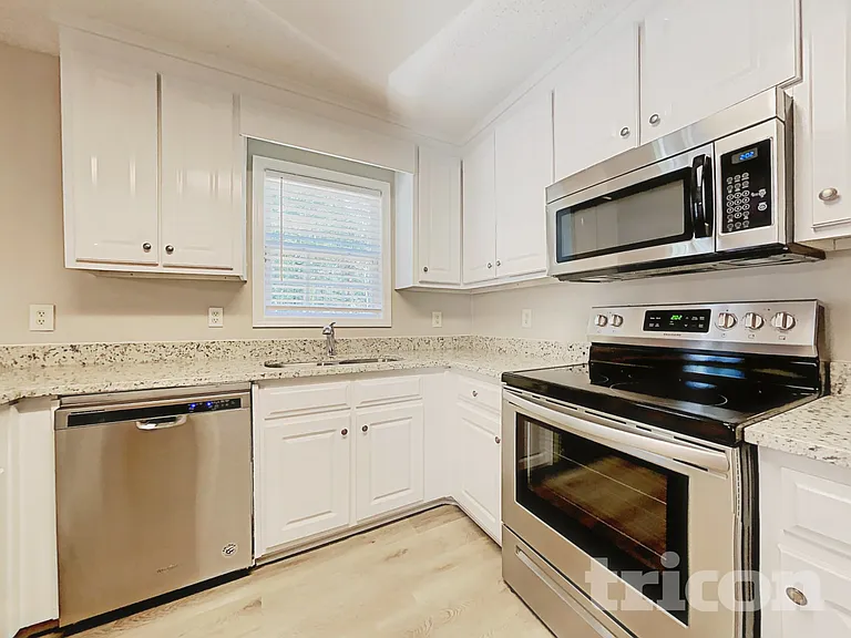 305 Nims Dr — Photo 8