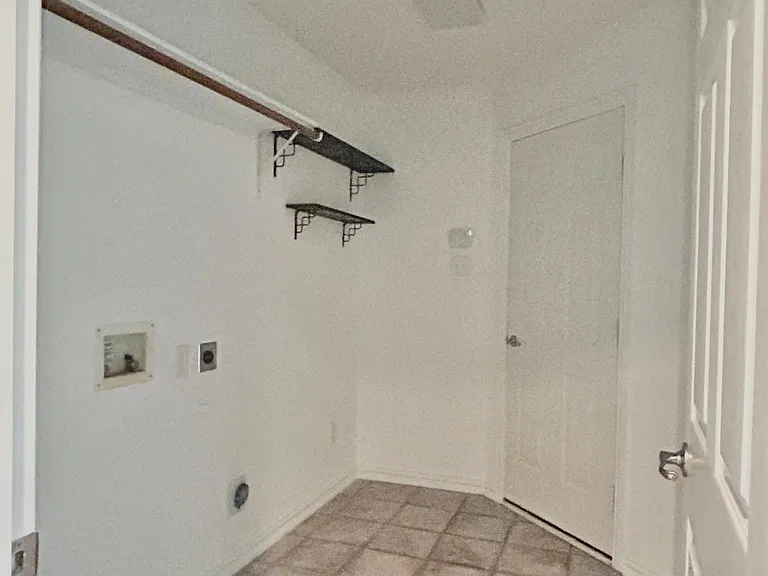 604 Peacock Dr — Photo 51