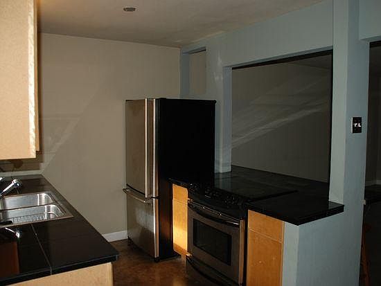 5th image of 840 Banister Ln