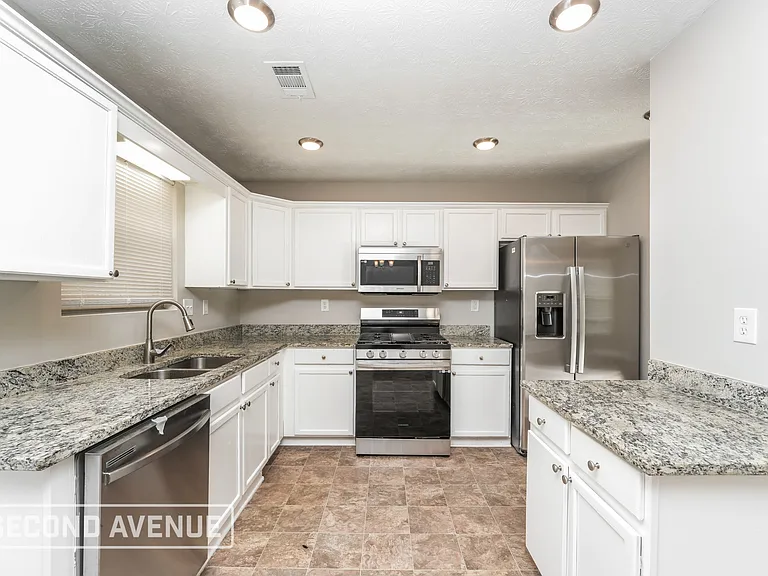 3060 Aberdeen Way — Photo 2
