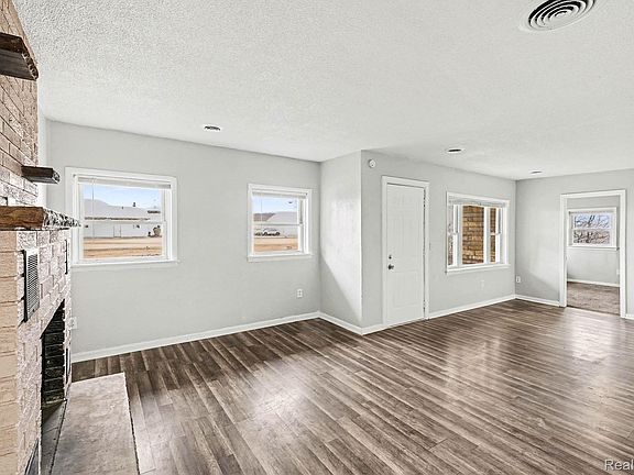 3rd image of 4267 Torrey Rd