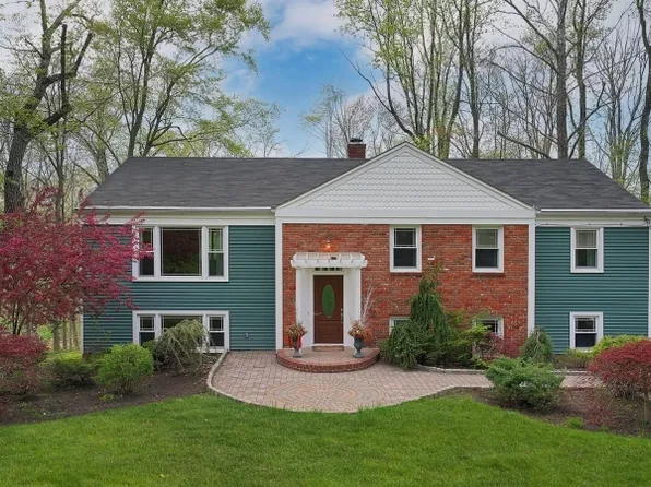 11 Hunters Trl, Warren Twp., NJ 07059