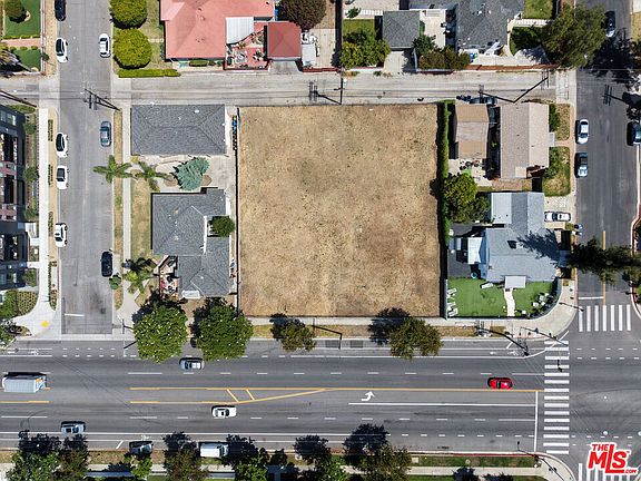 4th image of 14715 Burbank Blvd