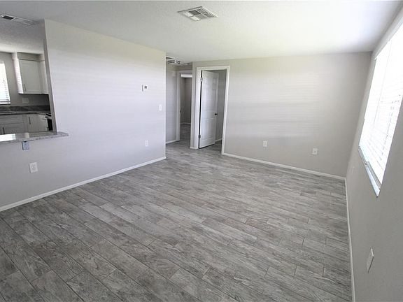 3rd image of 302 Colonia Ln W #8