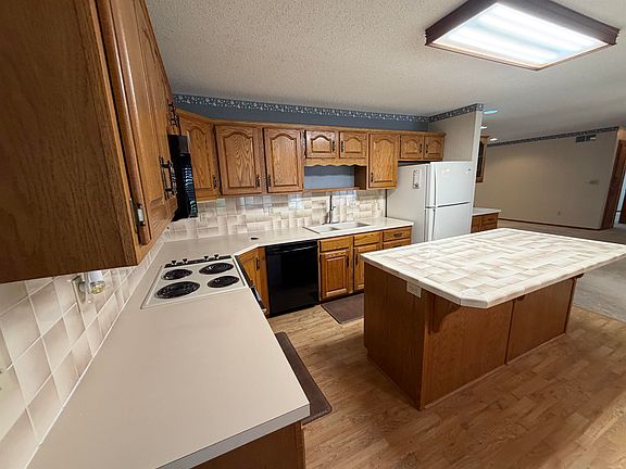 5th image of 3702 Summer Ln