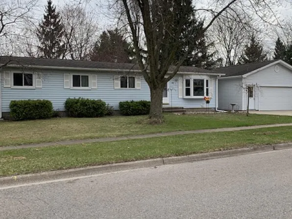 400 Cairns St, Tecumseh, MI 49286