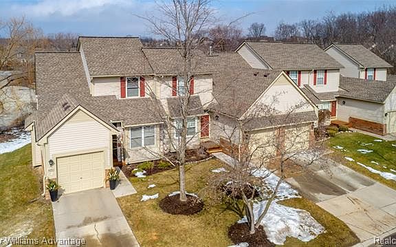 3rd image of 41913 Cantebury Dr
