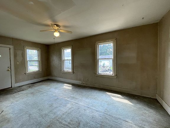 4th image of 223 E Todd Ave