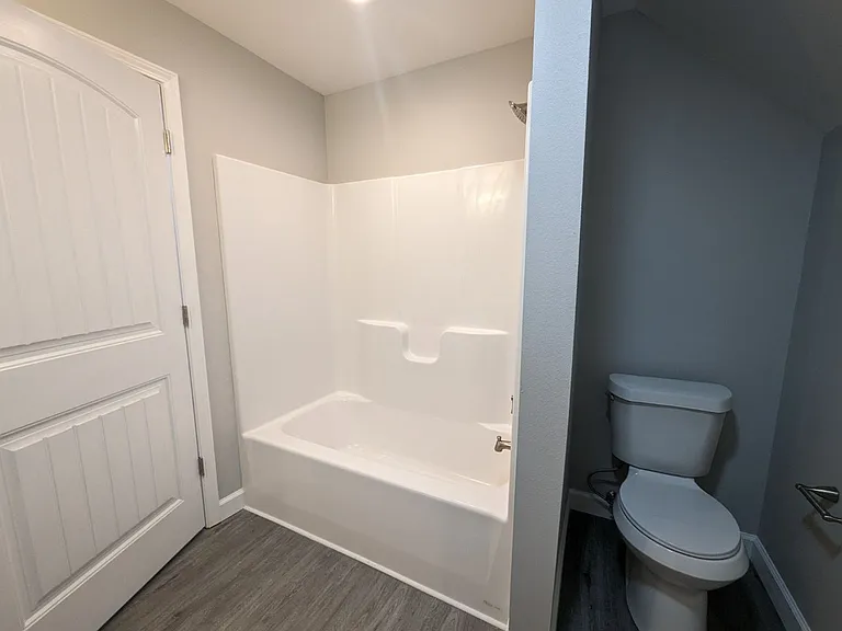 440 23rd St #B — Photo 6