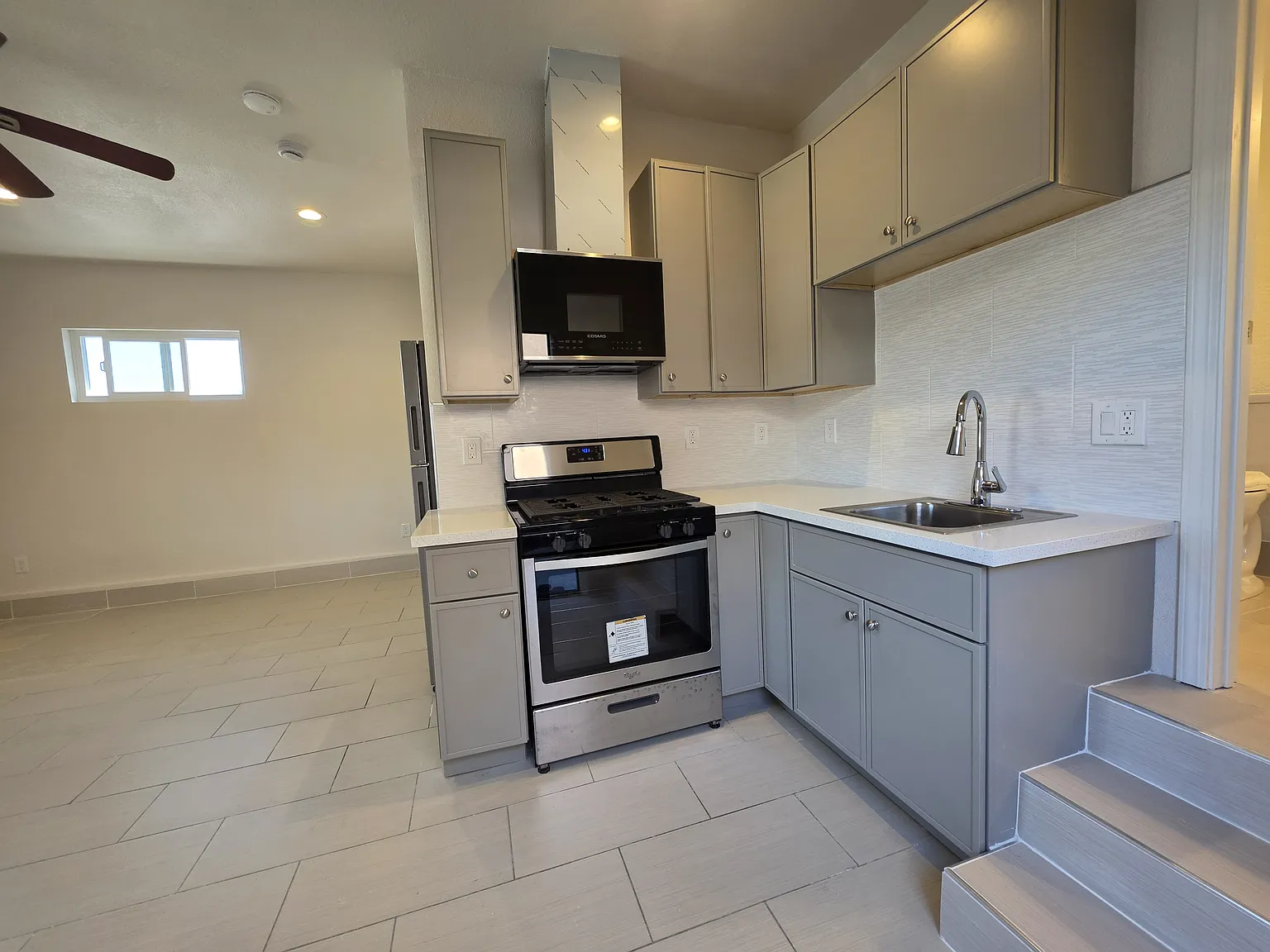 Studio, 380 sqft, $2,100 — Photo 4