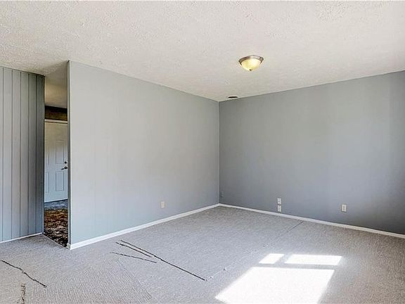5th image of 2557 Eagledale Dr