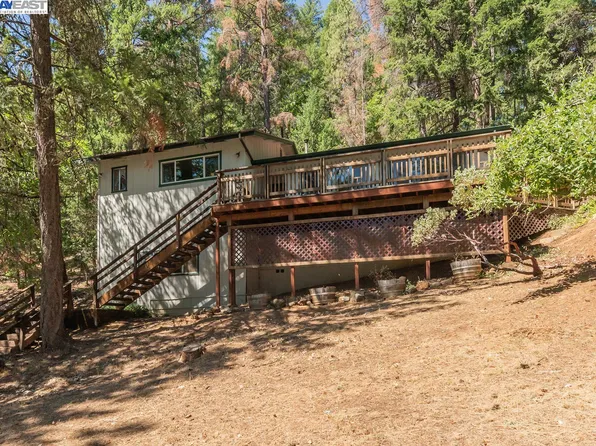 671 Timber Ridge Rd, Weaverville, CA 96093