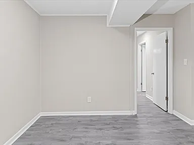 Chateau Apartments — photo 9