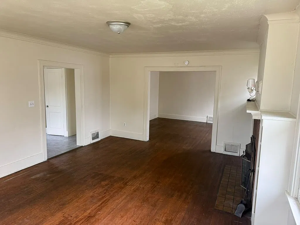 4 bed, 1935 sqft, $1,450 — Photo 1