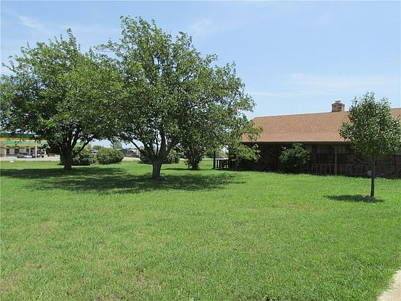 3rd image of 8660 Kelly Ln