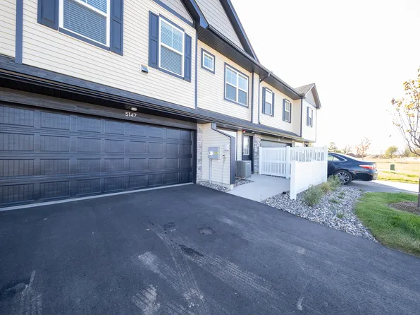 5147 Long Pointe Pass, Woodbury, MN 55129