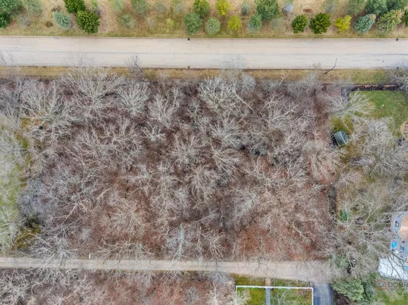 188 Melvin Dr, Lake Bluff, IL 60044