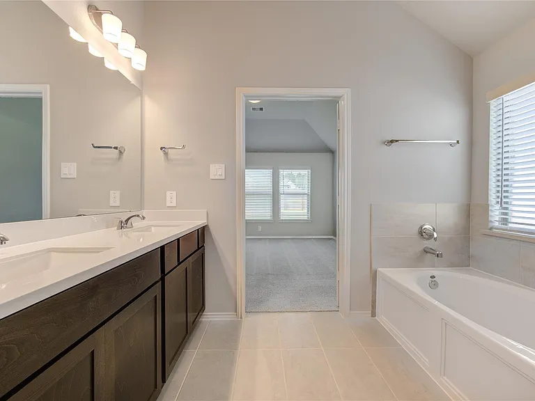 9624 Mount Brewer Ln — Photo 35