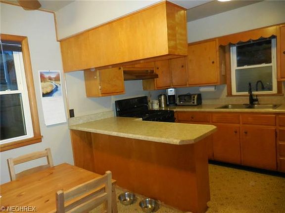 4th image of 2238 8th St