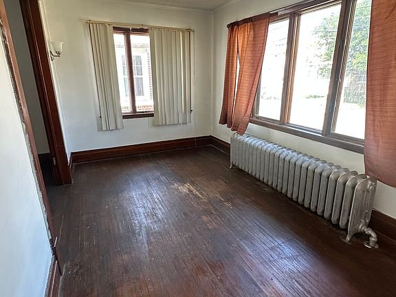 5th image of 32 Gualbert Ave #1